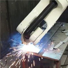 Cellule de soudage robotisée RJH605